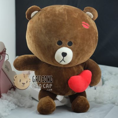 Gấu Brown Kiss ôm tim