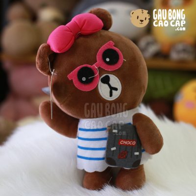 Gấu Brown đeo kích áo sọc