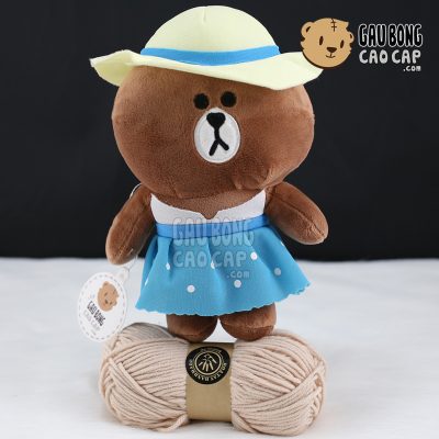 Gấu Brown mặc đầm