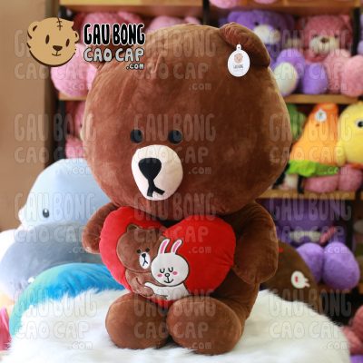 Gấu Brown ôm tim