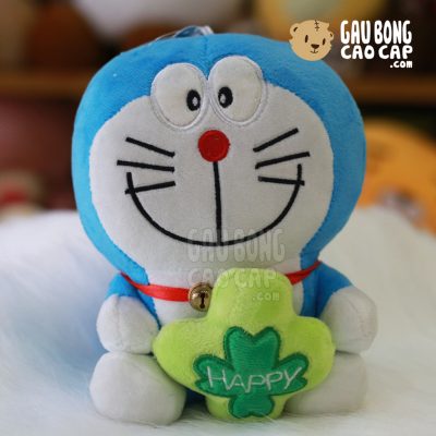 Doremon nhí cầm đồ chơi