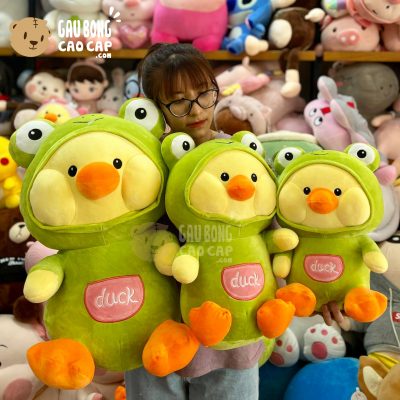 Vịt Bông Vàng Duck ngồi cosplay Ếch xanh