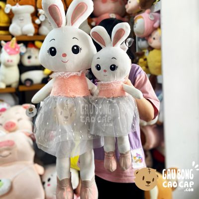 Thỏ Bông chân dài mặc đầm Voal