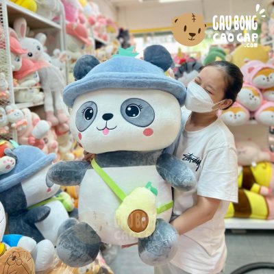 Gấu Bông Panda đội nón đeo túi