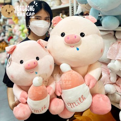 Heo Bông nhỏ dãi ôm Bình Sữa lông mịn