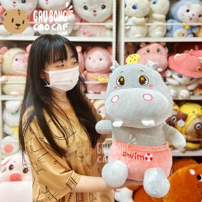 Hà Mã bông baby mặc đồ bơi