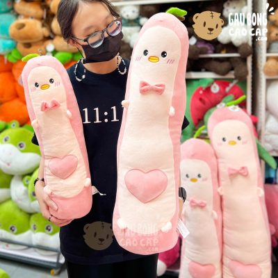 Gấu Bông Chim Cánh Cụt Trái Đào gối ôm dài