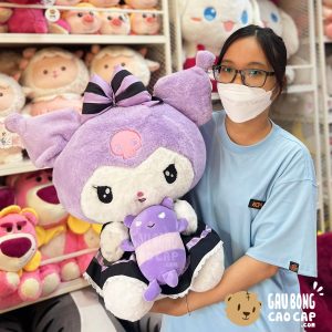 Thỏ Bông Kuromi mặc  Đầm Đen Ôm Gấu Bông