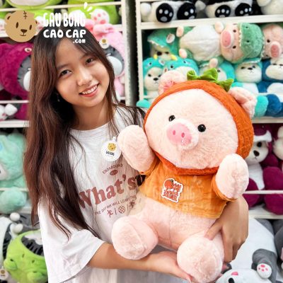 Heo Bông cosplay Trái Cam ngồi ngỏ dãi