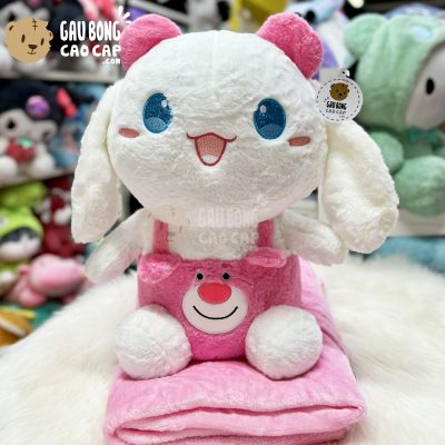 Gấu Bông Cinnamoroll Mặc Yếm Lotso có mền 2in1 - Hồng Nhạt