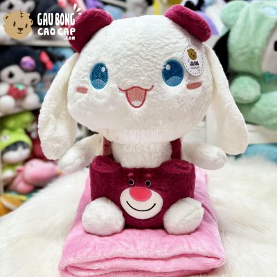 Gấu Bông Cinnamoroll Mặc Yếm Lotso có mền 2in1 - Hồng Đậm