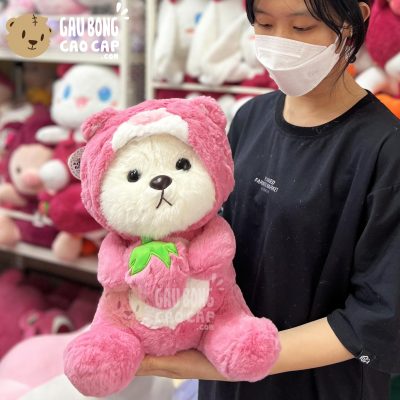 Gấu Bông Lena ngồi cosplay Gấu Lotso Dâu Hồng