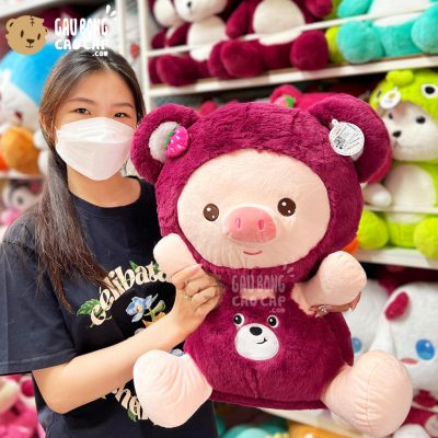 Heo Bông mặc Yếm Lotso giơ tay