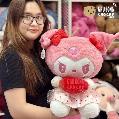 Gấu Bông Kuromi ôm Tim