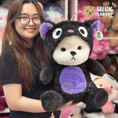 Gấu Lena ngồi cosplay Dơi