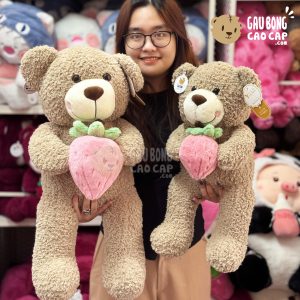 Gấu Teddy lông xù ôm Dâu