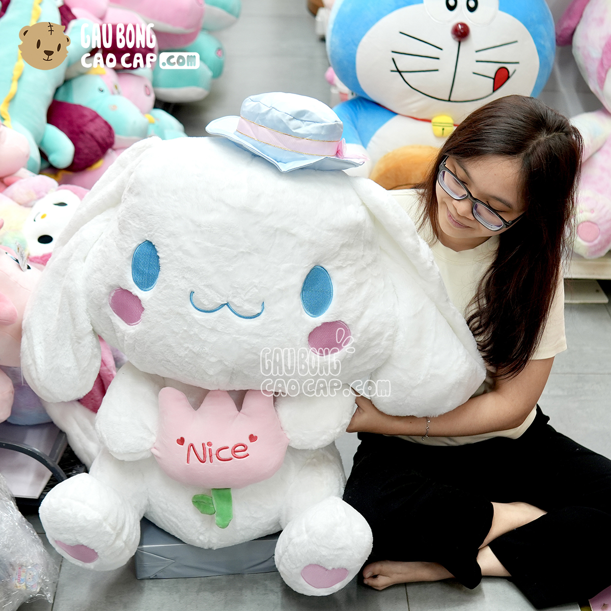 Thỏ Bông Cinnamoroll ngồi Ôm Hoa Nice