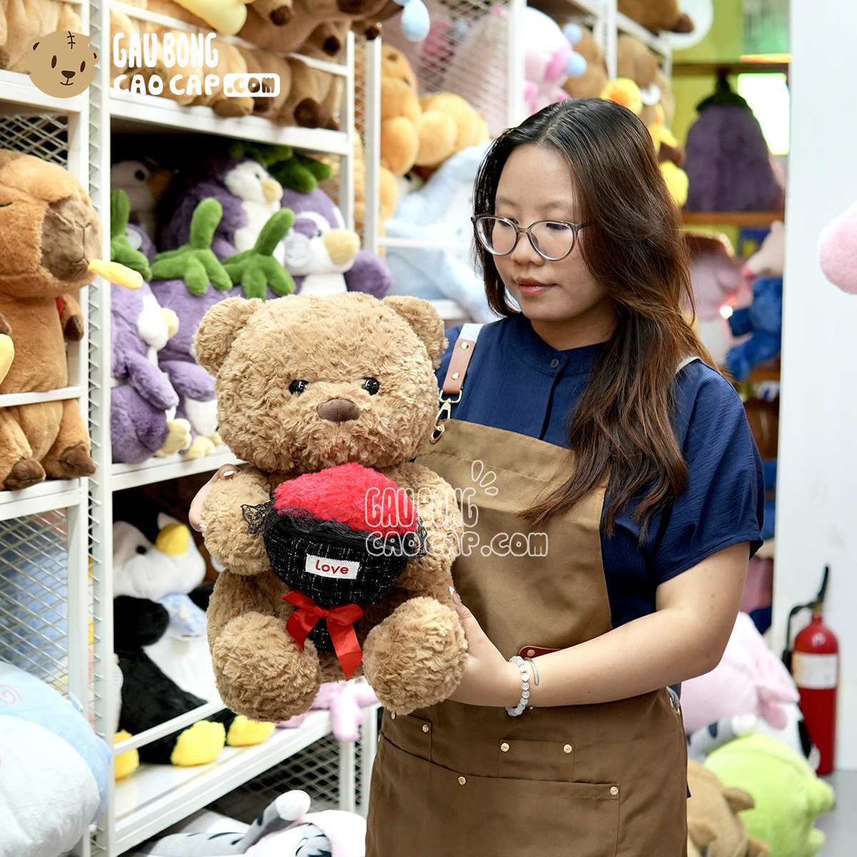 Gấu Bông Teddy ngồi ôm Hoa