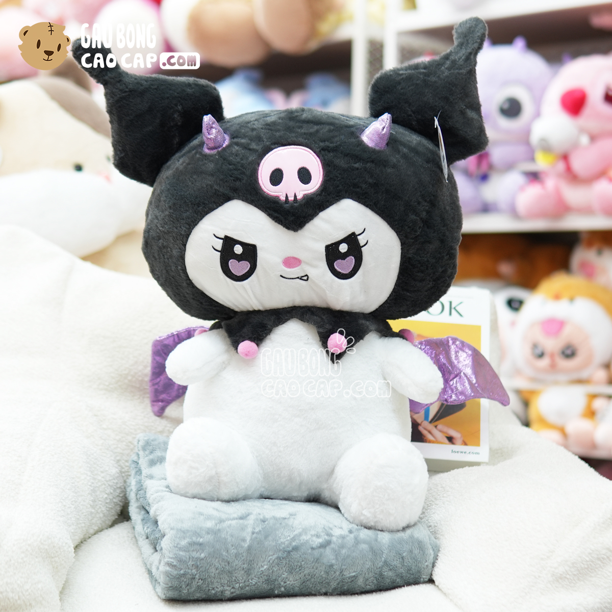 Gấu Bông Kuromi cosplay dơi có mền 2in1
