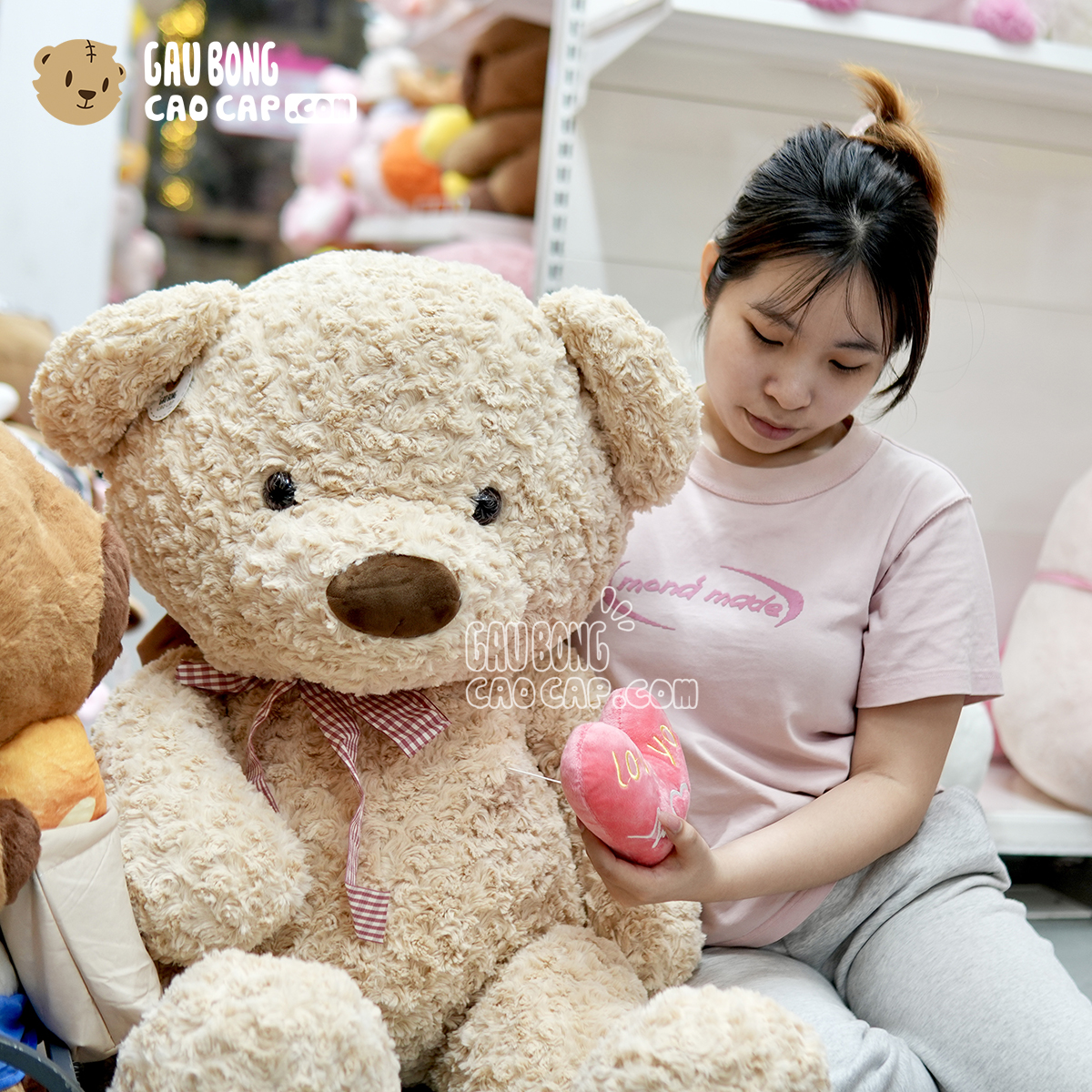 Gấu Teddy lông xoắn ngực Tim Rút -  Màu Kem