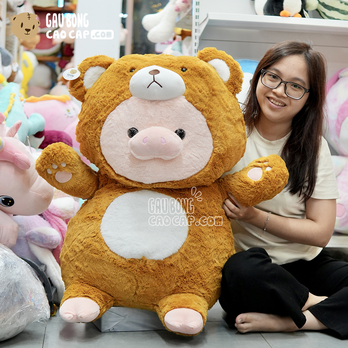 Heo Bông cosplay Gấu Nâu