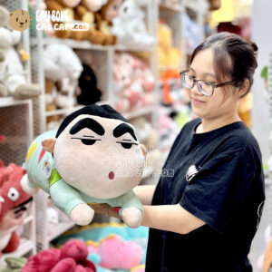 Gấu Bông SHIN nằm mặc đồ ngủ