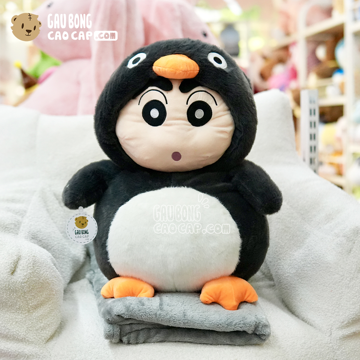 Gấu Bông Shin cosplay Chim Cánh Cụt có mền 2in1