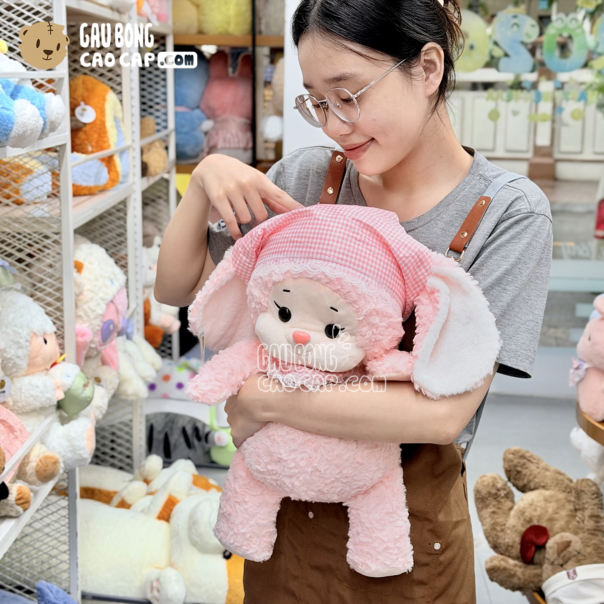 Thỏ Bông Hồng Đội Khăn Caro Hồng